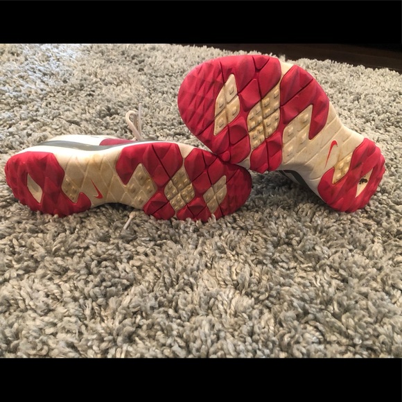 Nike Women’s Sz 7 Golf Shoes - Picture 4 of 4